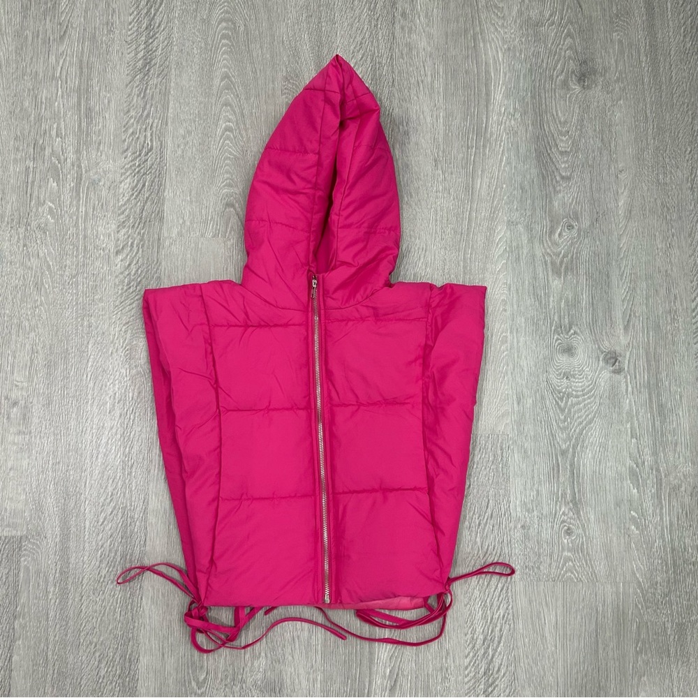 Cropped, hooded, sleeveless puffer vest
